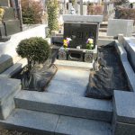 八柱霊園で雑草除けの工事をしました